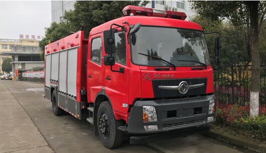 东风6.5吨泡沫消防车