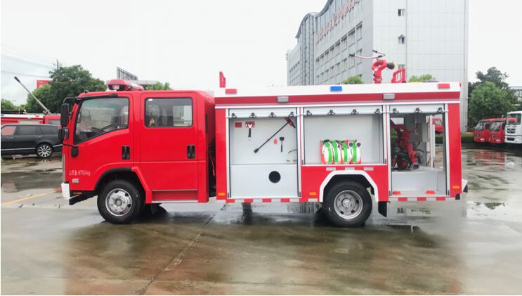 庆铃3.5吨水罐消防车