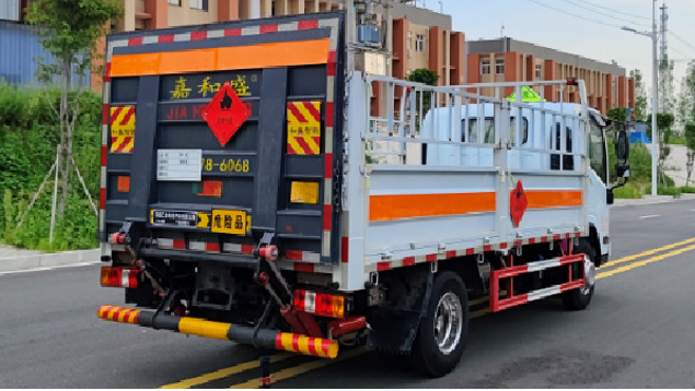 江铃凯运气瓶运输车