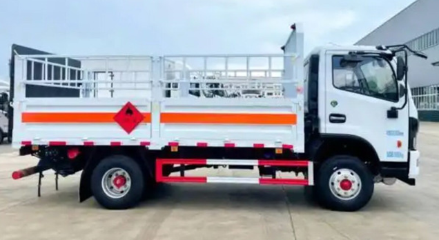 东风5吨气瓶运输车