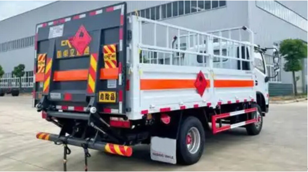 东风5吨气瓶运输车