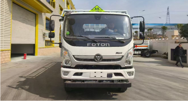 奥铃5米2气瓶运输车