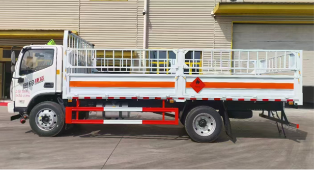 奥铃5米2气瓶运输车