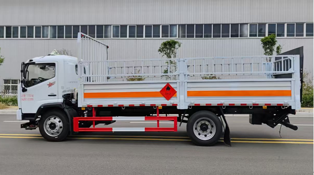 东风凯普特气瓶运输车