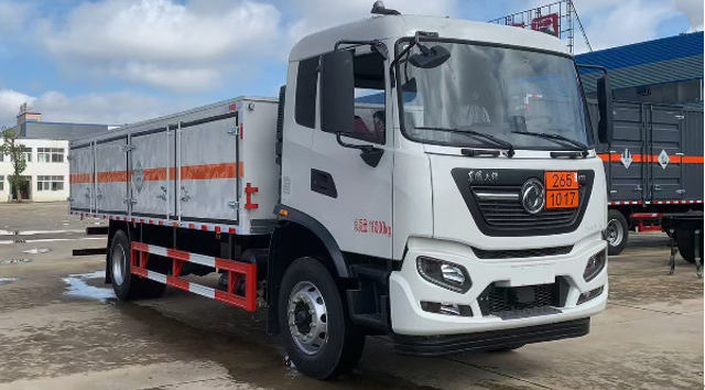 东风天锦毒性气体运输车