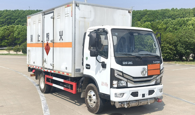 东风4米1易燃气体厢式运输车