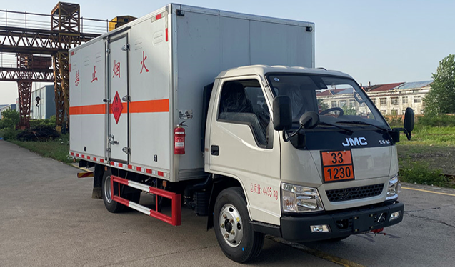 江铃易燃气体厢式运输车