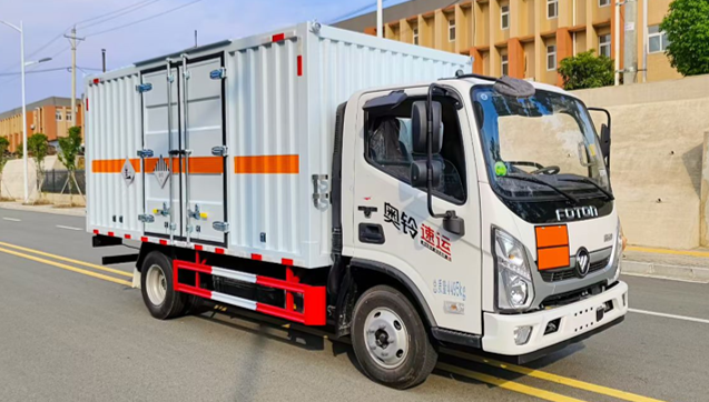 奥铃4米1易燃液体厢式运输车