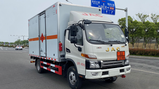 江淮骏铃易燃液体厢式运输车