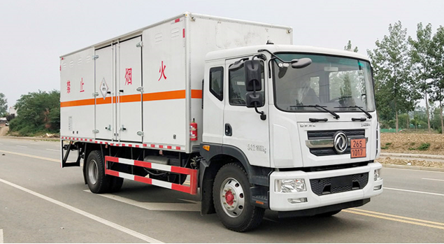 东风D9毒性物品厢式运输车
